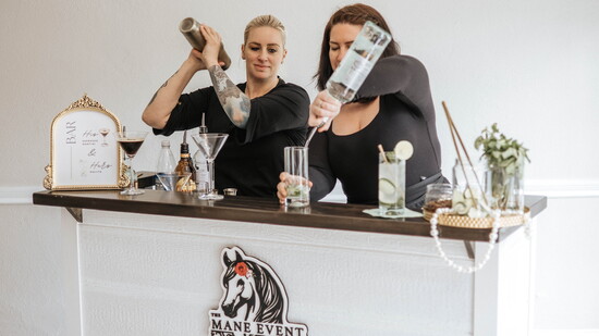 Jaimie & Jamie, Founders of The Mane Event Mobile Bar
