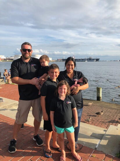 David Minnon and Beth Laverick with their children. Photo courtesy of Beth Laverick. 