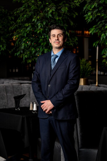Craig 'CJ' DeVaney, Mo's assistant general manager