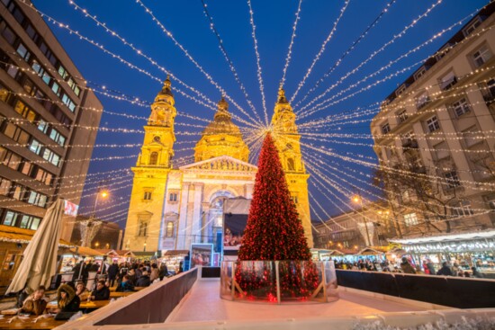 Weihnachtsmarkt on St. Stephans Platz in Budpest, Hungary