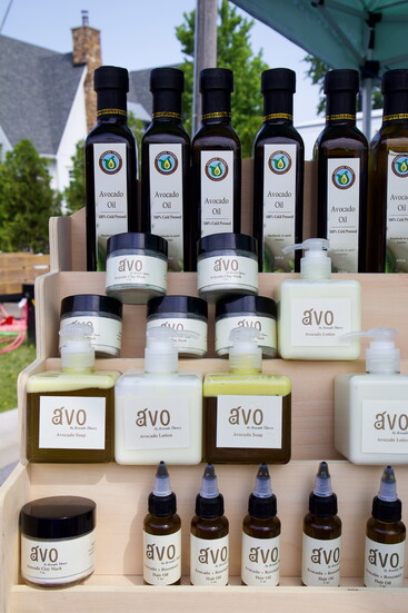 Made with nutrient-rich avocado oil, these natural products bring the benefits of avocado to your kitchen, hair, and skincare routine. -Avocado Theory