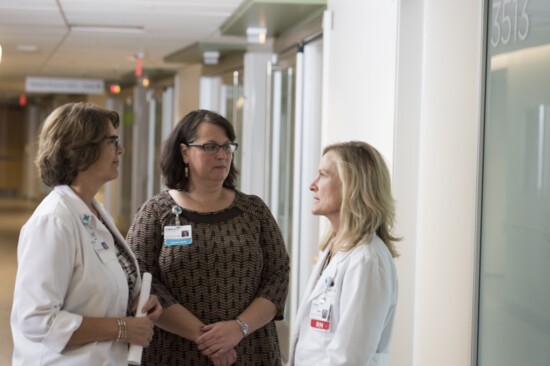 Diane Shapiro, RN and Transplant Coordinator, far right. 