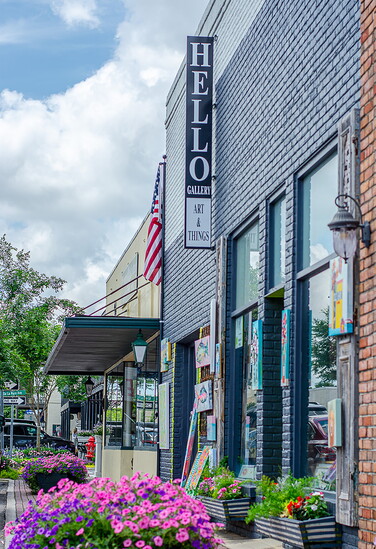 The downtown area is known for its many shops, galleries and restaurants. (Photo: Fairhopers.com)