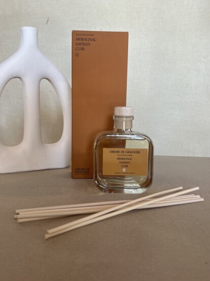 Cirerie de Gascogne’s elegant autumn collection diffuser combines brandy, saffron, and leather for a space that smells like fall.