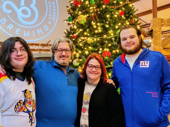 Elizabeth Caladrillo's Christmas is Merry! 