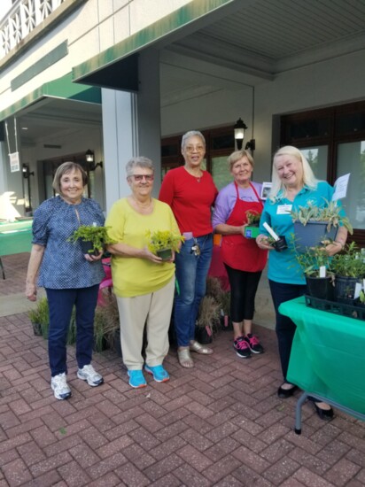 FMGA Leadership Team, L - R: Lynda Fields, current president, Myriam Cousin, past president Carol Gordon, Linda Ellis & Lynette Peterson 