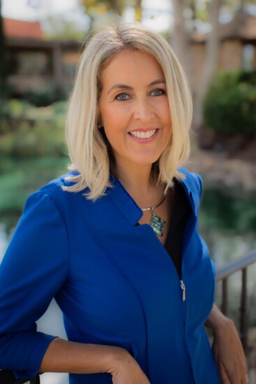 Laura Marie Raulinaitis, CFP®, Senior Vice President, Financial Advisor