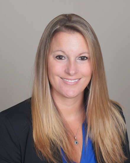 Amanda Leija, Edward Jones Financial Advisor