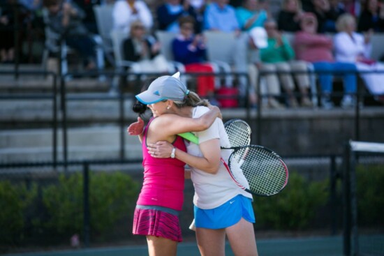 Coach Jennifer Pourchier winning a tennis final