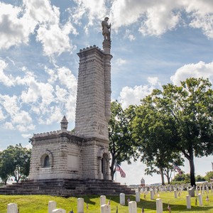 2019-07%20wkl%20issue%20-%20historical%20spots%20-%20union%20monument%20-%20knoxville%20national%20cemetery-5-300?v=1