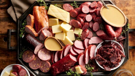 In 2023, the New Braunfels Smokehouse Tastin’ Box earned some well-deserved recognition, taking home Garden & Gun’s Made in the South Award for Food