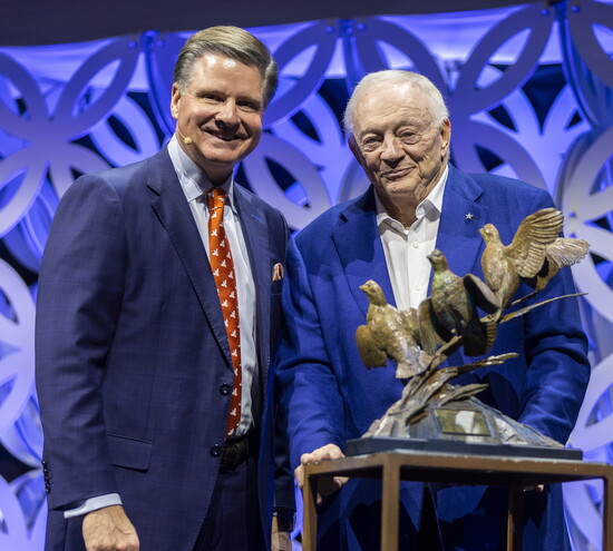 Pete Delkus and Jerry Jones, 2025 T. Boone Pickens Lifetime Sportsman Award Recipient
