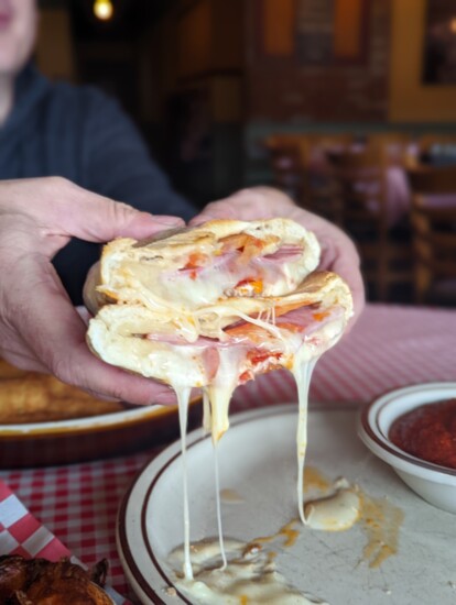 Larry visits Randi's Pizza & Italian Restaurant in Arvada, family owned for over 46 years. 