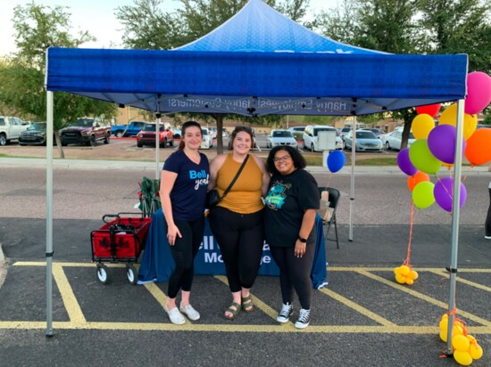  Ahwatukee Eats volunteers Kaitlyn White, Carrie Newcomb and founder Dani Martinez 