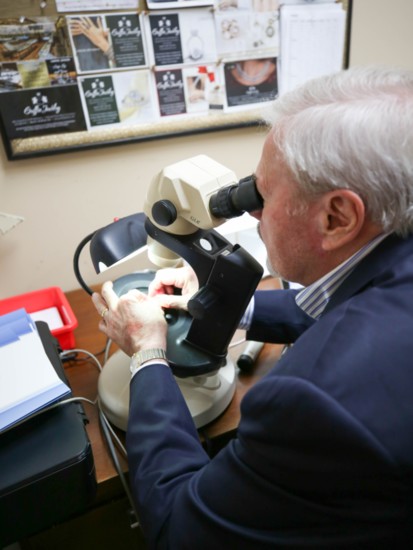 Griffin Jewelers has a GIA certified appraiser on site for jewelry and watch appraisals. 