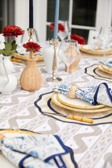 A table by Danielle Perdue of DK Interiors. Photo by Sydney Sheehan.