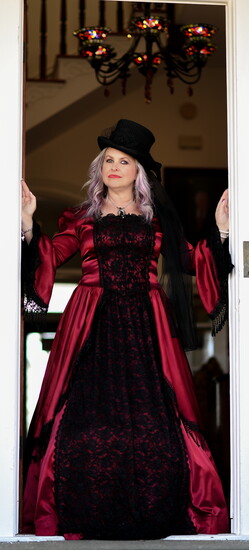 Southern Ghost Girls Tours Lead Investigator Lesley Ann Hyde