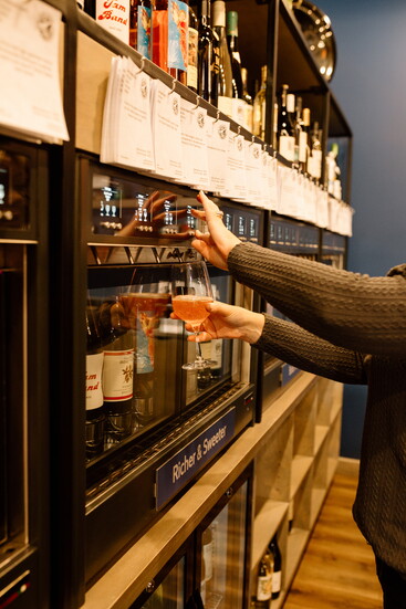 Sail Away Wine, North Kansas City