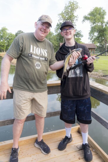 Lions Serve at Kids on the Lake