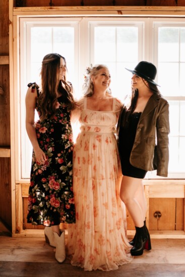 Greta Walch and daughters Emily and Sophia. Photo by @ellingboephoto