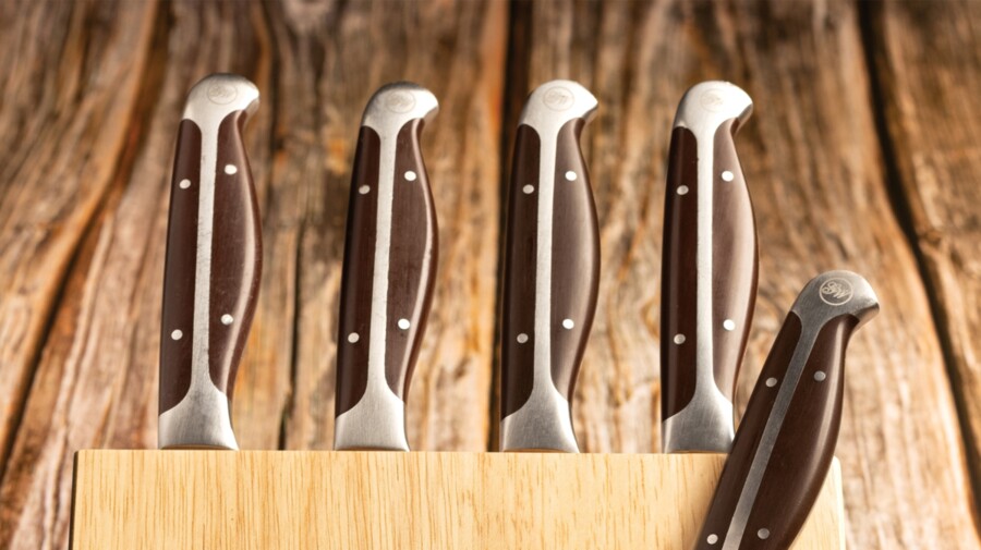 Looking for high-quality knives and cookware? Look no further than Gunter  Wilhelm! 