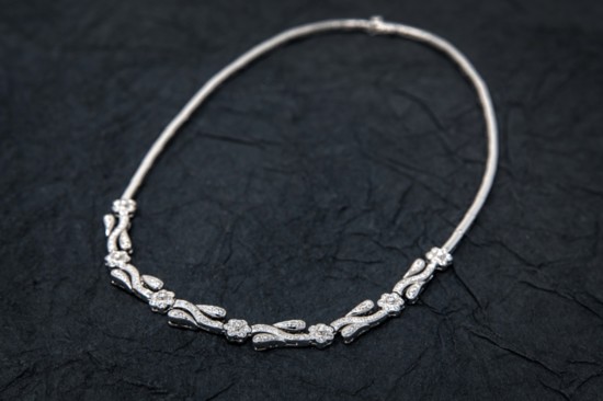 Diamond and 18K white gold necklace