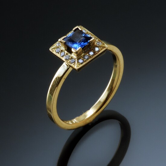 Ring by Lee Marraccini. Photo Credit: P. Perugi Marraccini