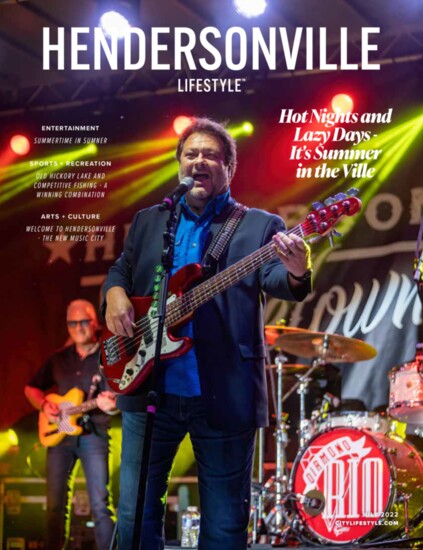 July 2022 - Cover: Dana Williams and Diamond Rio perform