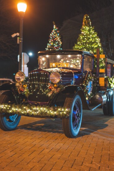 Mom's Popcorn's old car float