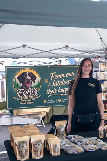 Ashley Grubbs and her husband, Orlando Amador, founded Fofo's Treats with their German Shorthaired Pointer, Maverick, as their inspiration.