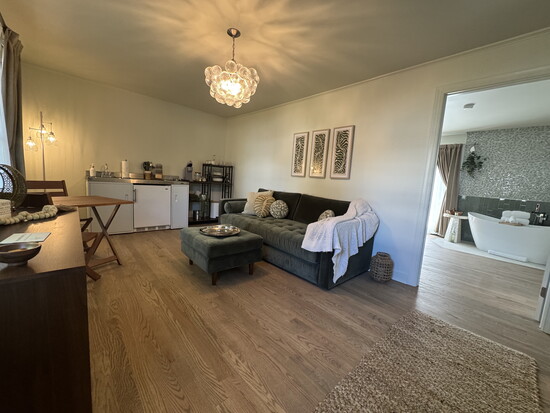 Suite at Inn at Tabbs Creek. Photo Credit: Inn at Tabbs Creek. 