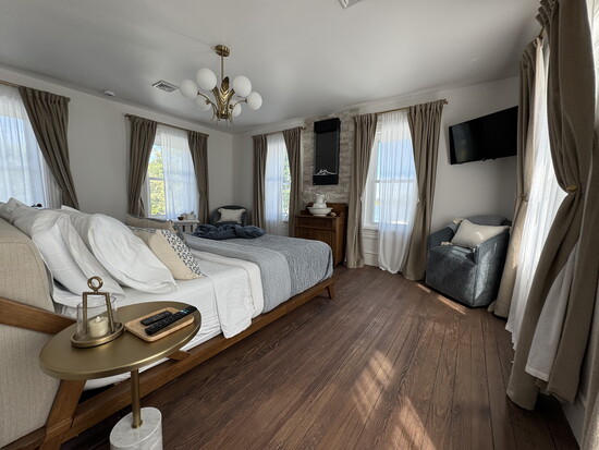Suite at Inn at Tabbs Creek. Photo Credit: Inn at Tabbs Creek. 