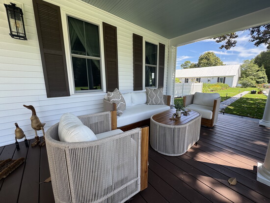 Outside at Inn at Tabbs Creek. Photo Credit: Inn at Tabbs Creek.