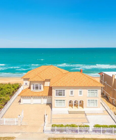 The Prettyman House sits on 90 feet of coastline in the “no-drive” zone 