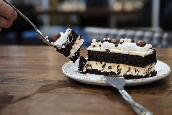 Lord-Higel’s Coffee House serves coffee, cake, wine, beer and cheer! (Photo by Brian Glantz/1st Glantz Media)
