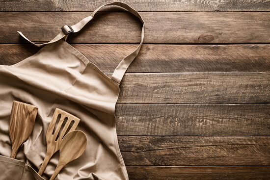 Matching Aprons with Cookware