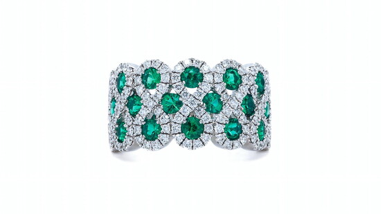 18K White Gold Emerald & Diamond Ring