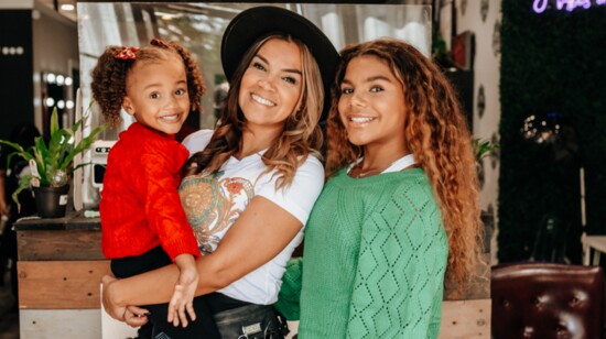 Jessa Colón with daughters Ashlynn and Hazel 