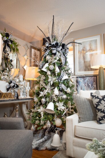 Black + white is a classic + popular color scheme for the holidays.