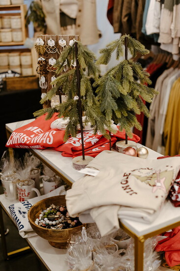 More than 30 local vendors offered unique gifts, holiday décor and handmade goods at the Holiday Modern Market.