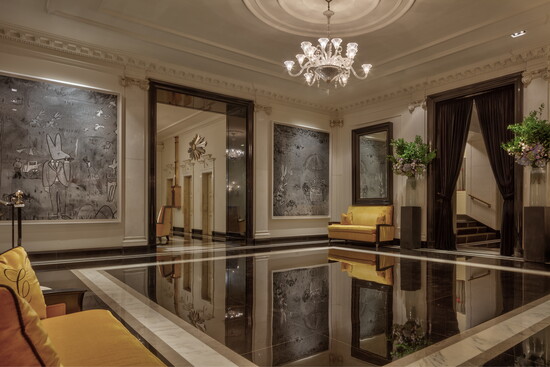 Tha Carlyle lobby
