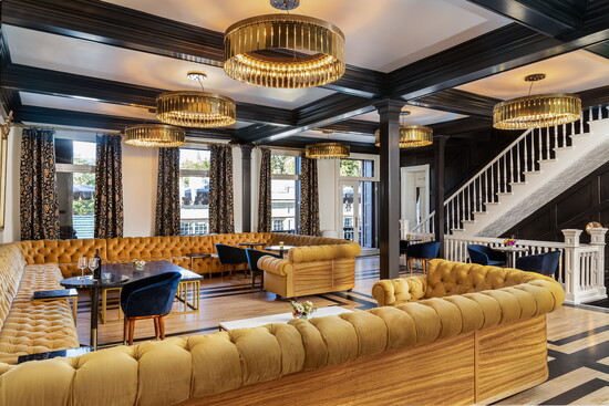 Kat Alves, National Exchange hotel