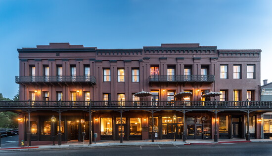 Kat Alves, National Exchange hotel