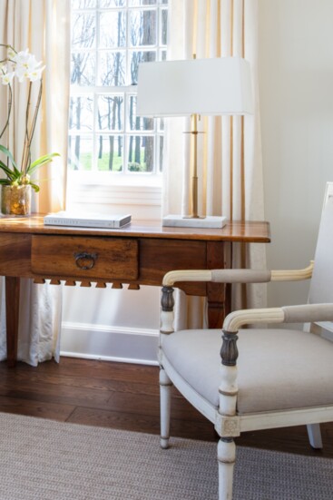 Lisa builds upon clients’ existing furnishings, adding items to update and refresh.
