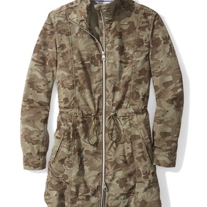 camo%20canyon%20anorak%20in%20tea%20leaf%20by%20tommy%20bahama%20-%20tw519571-300?v=1