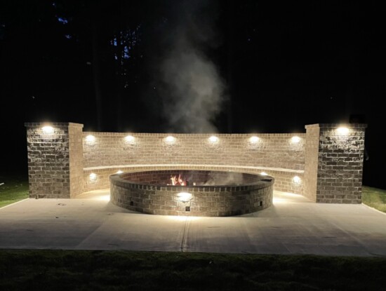 Outdoor lighting allows the use of warm outdoor spaces at night. 