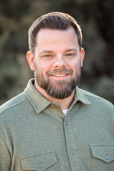 Josh Reeves, Owner of Midwest Lightscaping 