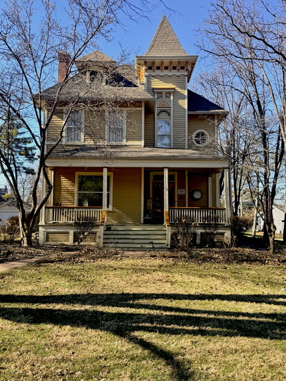 47 S. South Rock Hill Road, Webster Groves 