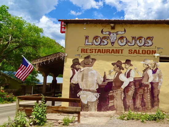 Los Ojos Restaurant and Saloon