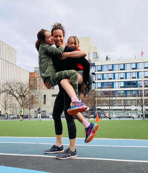 Jenna Wolfe and her children 